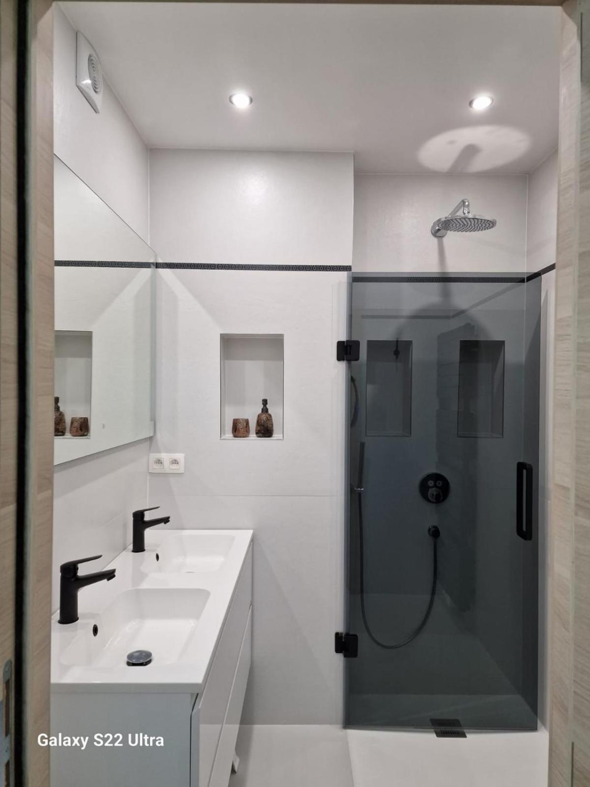 Luxury Renovated 3 Rooms Apartment Ostend Luaran gambar