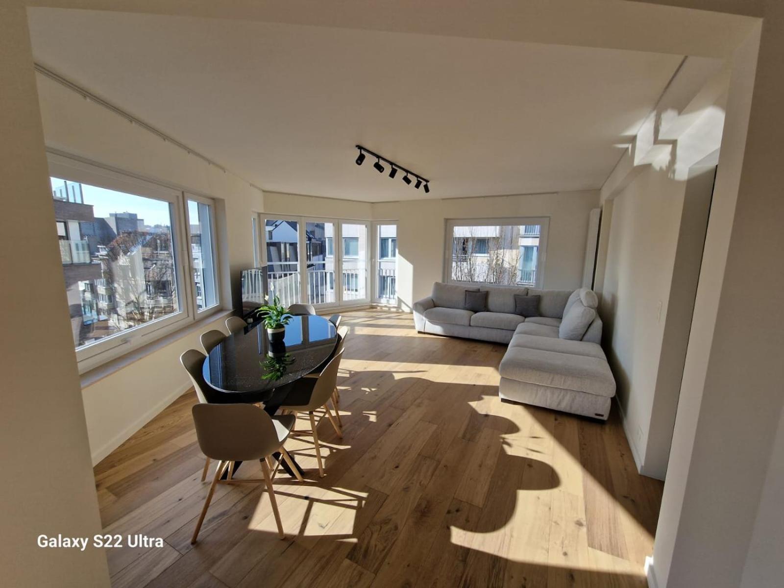Luxury Renovated 3 Rooms Apartment Ostend Luaran gambar