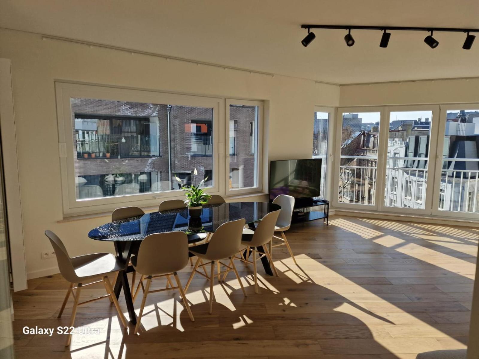 Luxury Renovated 3 Rooms Apartment Ostend Luaran gambar